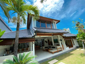 Villa Ruby - 3 Bedroom private Villa with a pool
